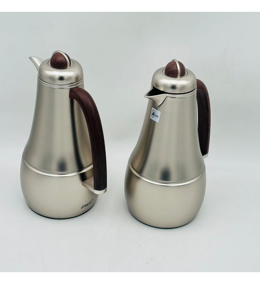 طقم ترمس شاي وقهوة أنيق يجمع بين التصميم العصري والانيق طقم ترمس شاي وقهوة أنيق يجمع بين التصميم العصري والانيق