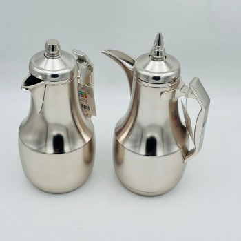 طقم  ترمس  شاي وقهوة أنيق يجمع بين التصميم العصري والانيق 