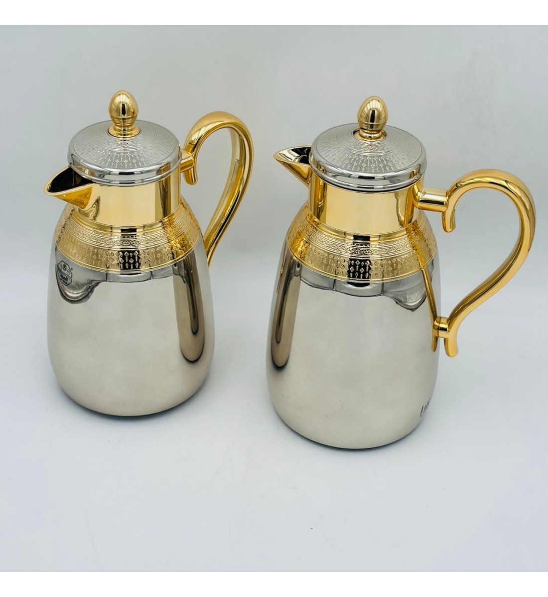 طقم ترمس شاي وقهوة أنيق يجمع بين التصميم العصري والانيق طقم ترمس شاي وقهوة أنيق يجمع بين التصميم العصري والانيق