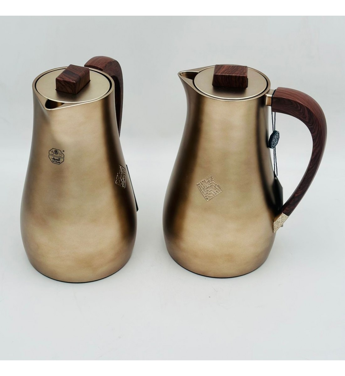 طقم  ترمس  شاي وقهوة أنيق يجمع بين التصميم العصري والانيق 