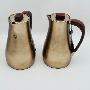 طقم  ترمس  شاي وقهوة أنيق يجمع بين التصميم العصري والانيق 