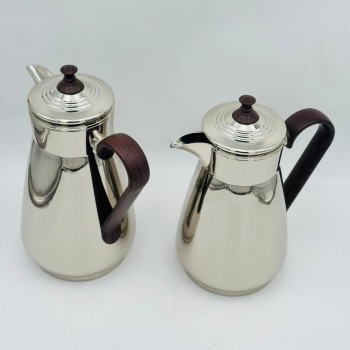 طقم  ترمس  شاي وقهوة أنيق يجمع بين التصميم العصري والانيق 