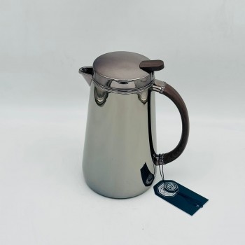 ترمس أنيق بتصميم عصري يجمع بين البساطة والفخامة، مصنوع من هيكل معدني 500ملي 