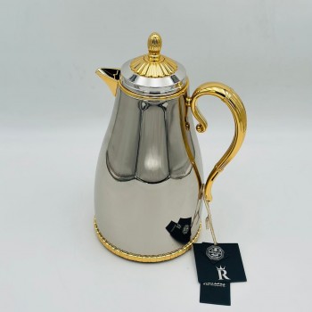 ترمس أنيق بتصميم عصري يجمع بين البساطة والفخامة، مصنوع من هيكل معدني.1.3لتر 