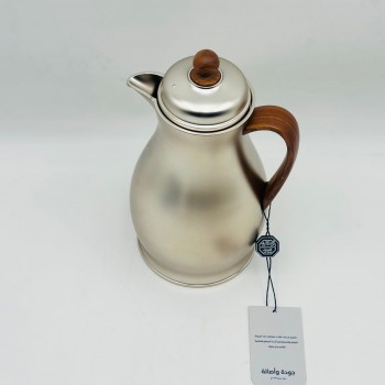 ترمس أنيق بتصميم عصري يجمع بين البساطة والفخامة، مصنوع من هيكل معدني 0.750ملي