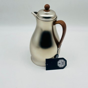 ترمس أنيق بتصميم عصري يجمع بين البساطة والفخامة، مصنوع من هيكل معدني 0.750ملي