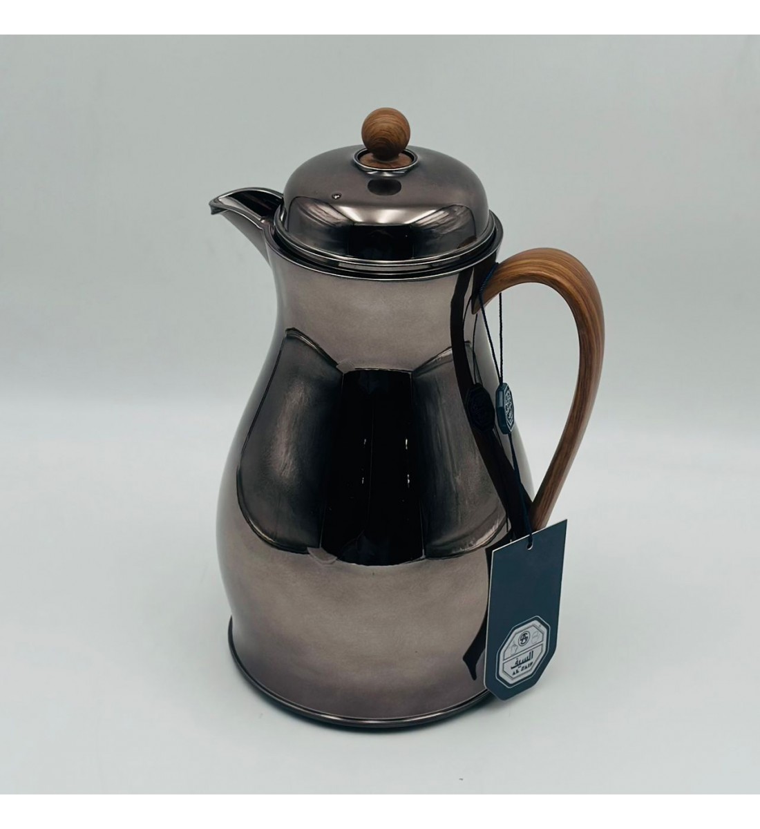 ترمس أنيق بتصميم عصري يجمع بين البساطة والفخامة، مصنوع من هيكل معدني1لتر 