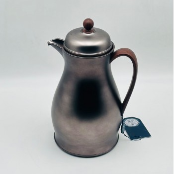 ترمس أنيق بتصميم عصري يجمع بين البساطة والفخامة، مصنوع من هيكل معدني1لتر 