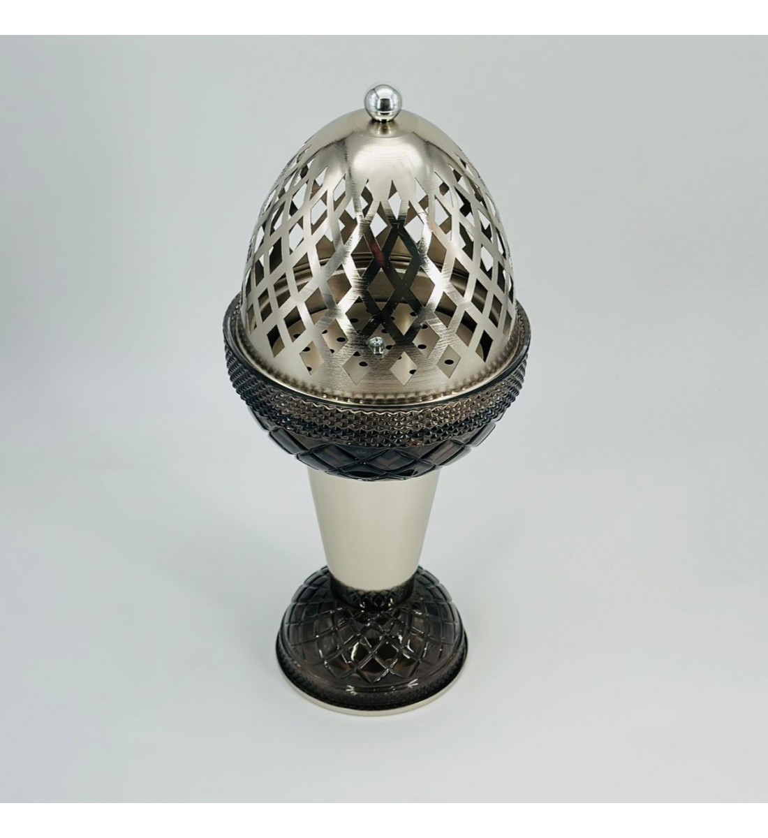 مبخره ملكيه معدن مع زجاج اسود بنقشه مقاس 40×17 سم مبخره ملكيه معدن مع زجاج اسود بنقشه مقاس 40×17 سم