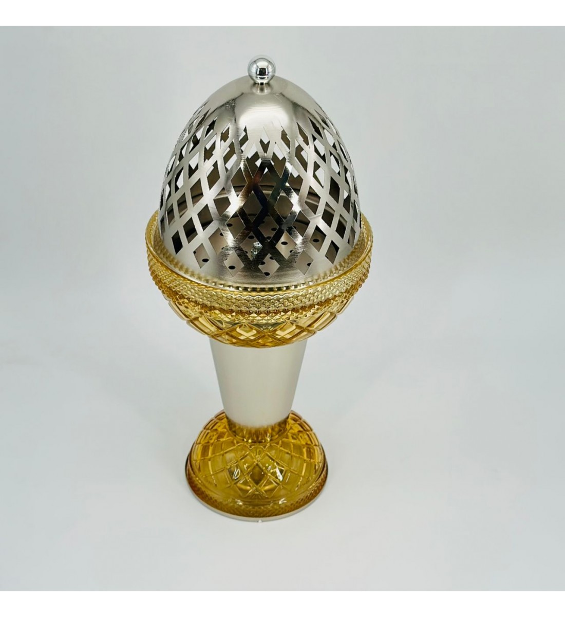 مبخره ملكيه معدن مع زجاج عسلي بنقشه مقاس 40×17 سم مبخره ملكيه معدن مع زجاج عسلي بنقشه مقاس 40×17 سم