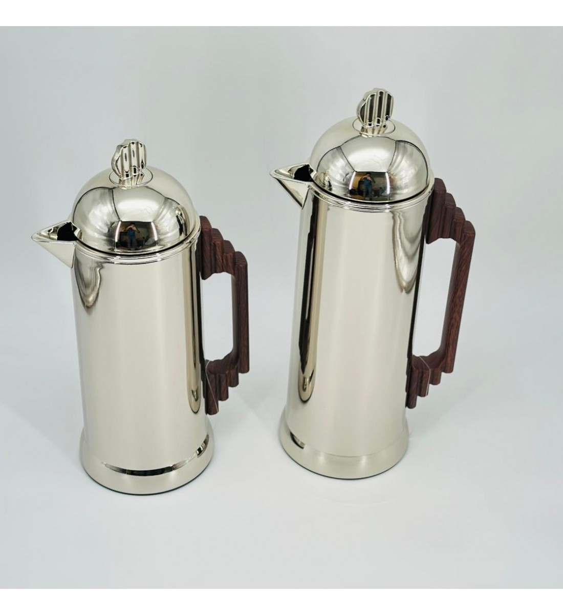 طقم ترمس شاي وقهوة أنيق يجمع بين التصميم العصري والانيق طقم ترمس شاي وقهوة أنيق يجمع بين التصميم العصري والانيق