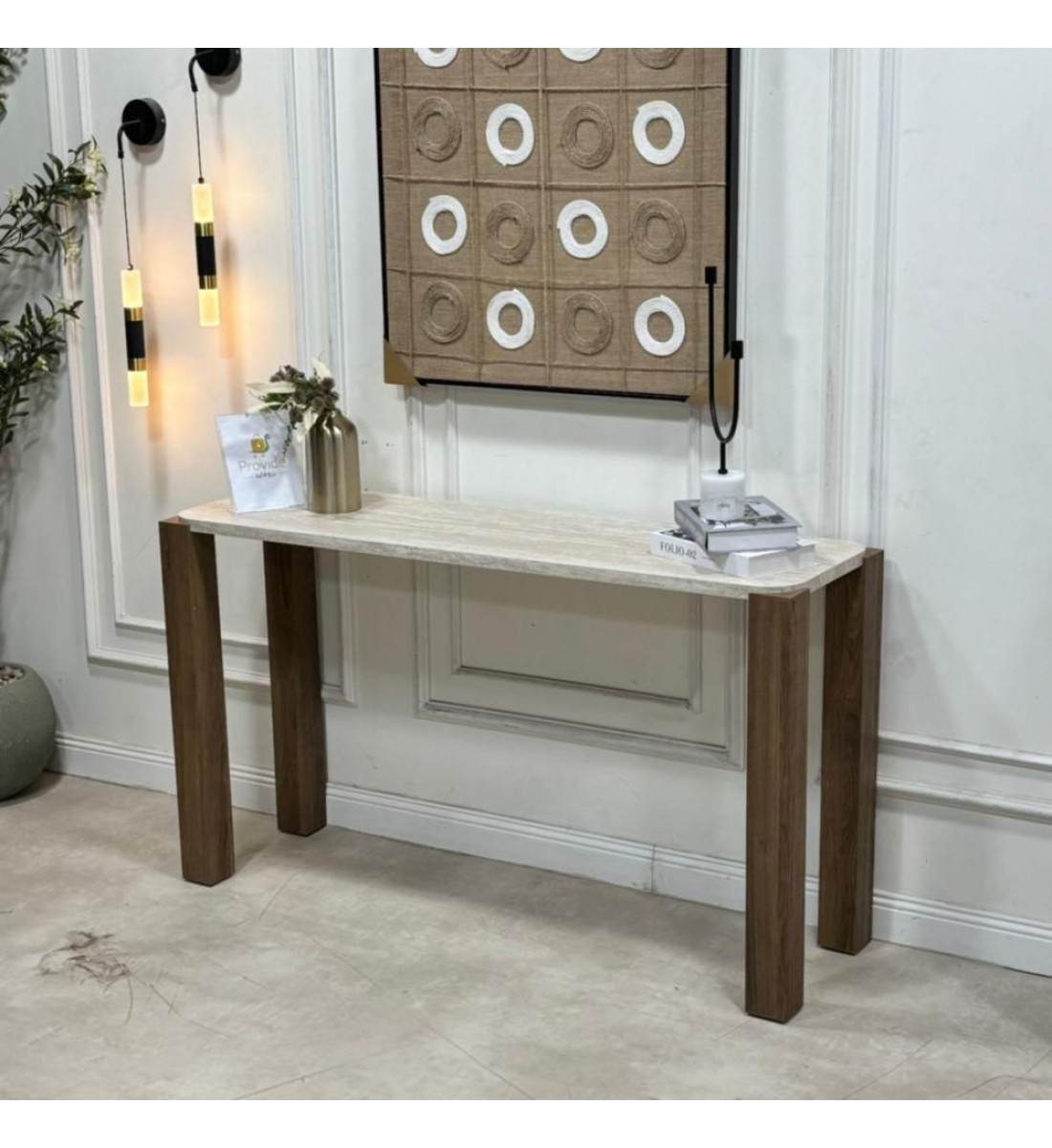 كنسول خشبي بتصميم عصرى ومميز