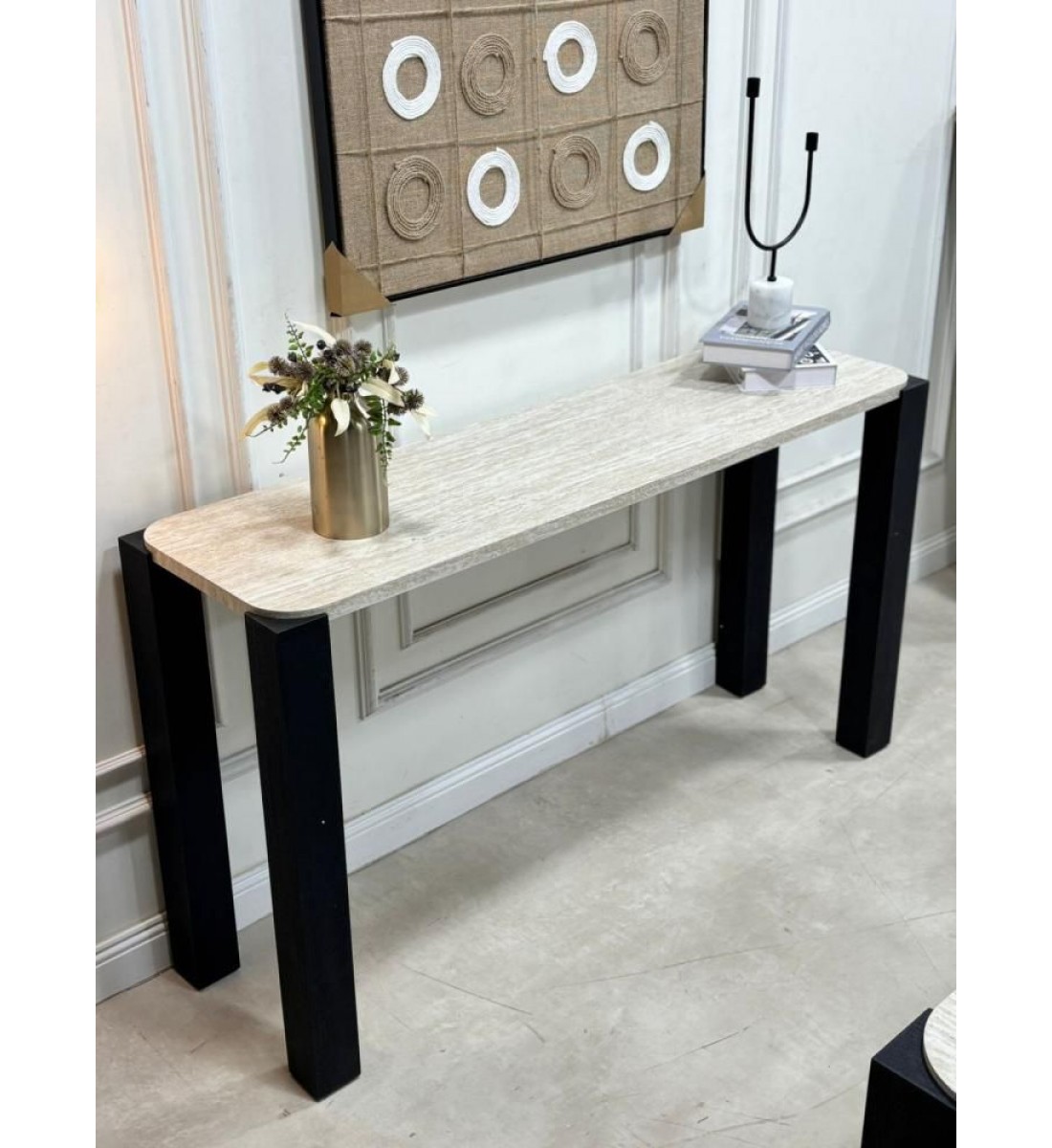 كنسول خشبي بتصميم عصرى ومميز