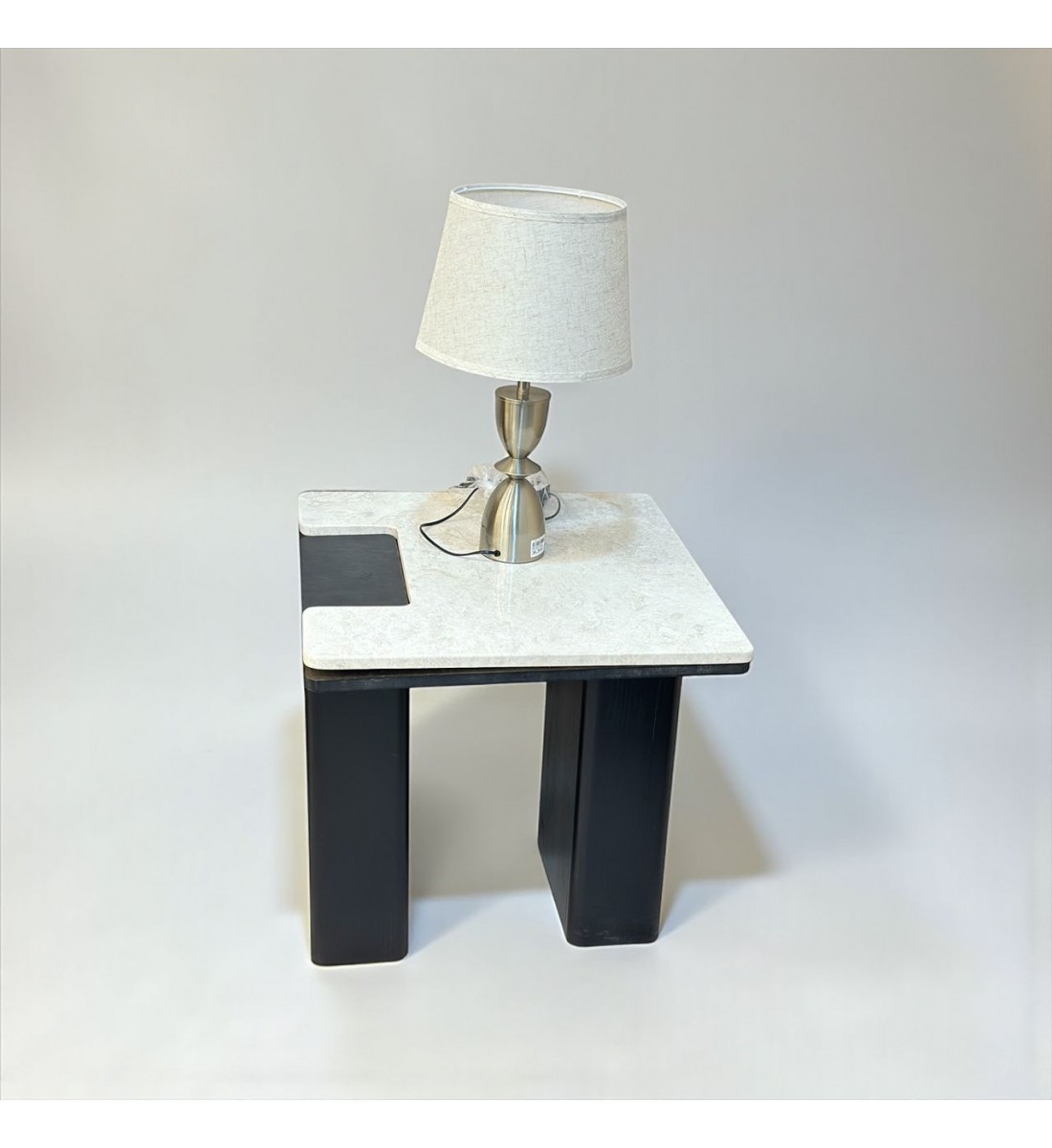 طاولة قهوة أنيقة بتصميم عصري ولون اسود فاخر،60×60×60سم  (منتج تفصيل )