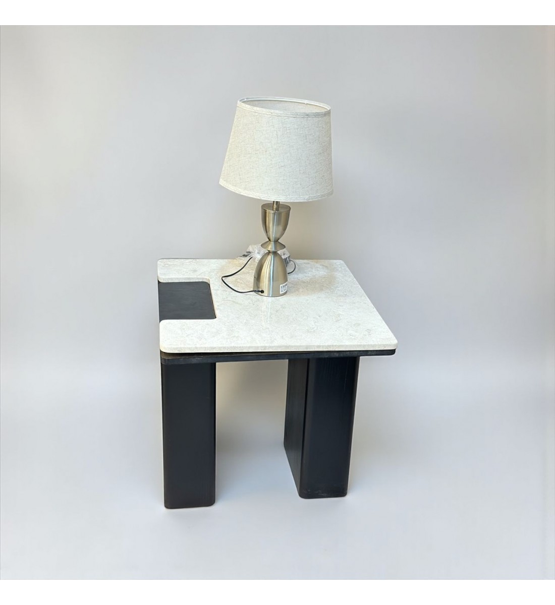 طاولة قهوة أنيقة بتصميم عصري ولون اسود فاخر،60×60×60سم  (منتج تفصيل )