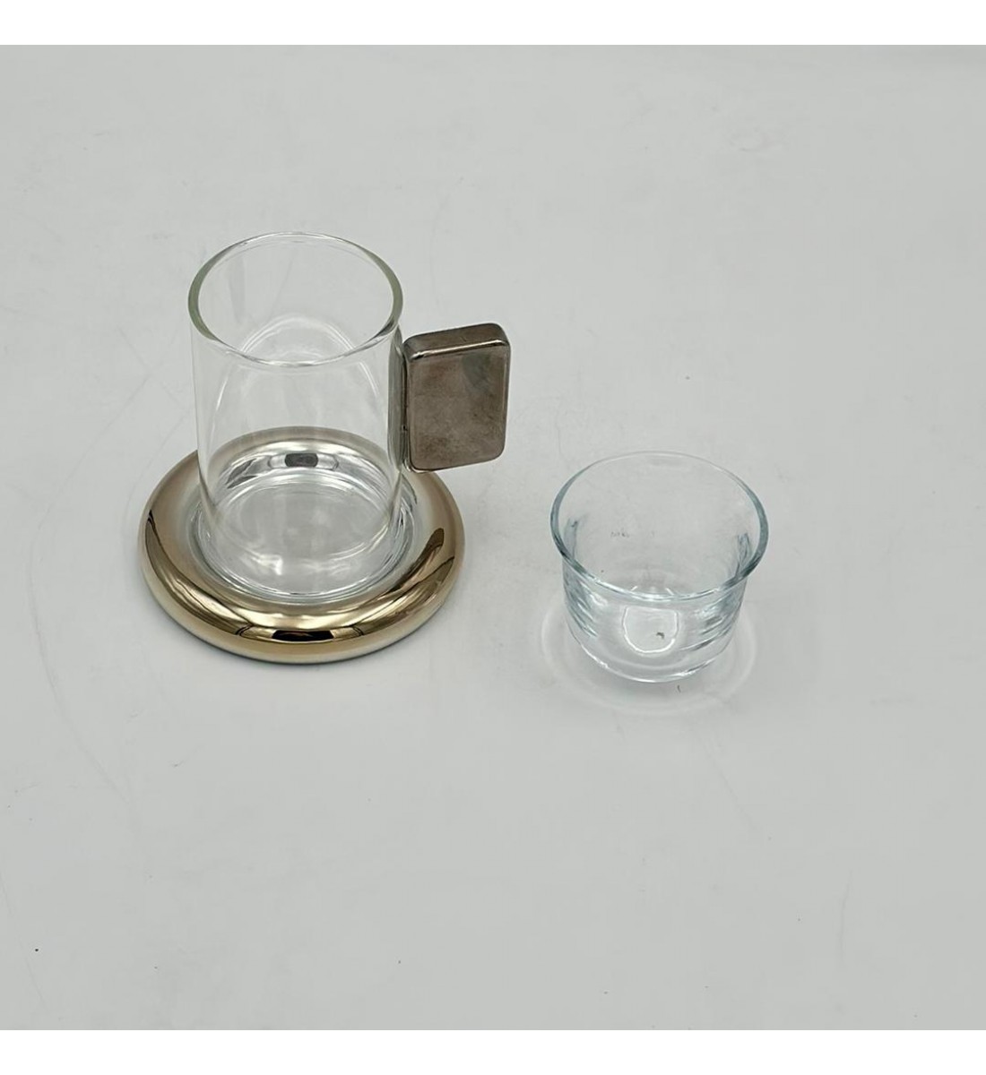 طقم كاسات وفناجين مع الصحن 36قطعه طقم كاسات وفناجين مع الصحن 36قطعه