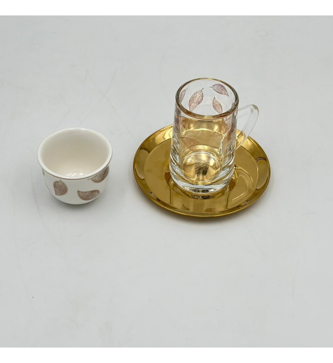 طقم كاسات وفناجين مع الصحن 18قطعه