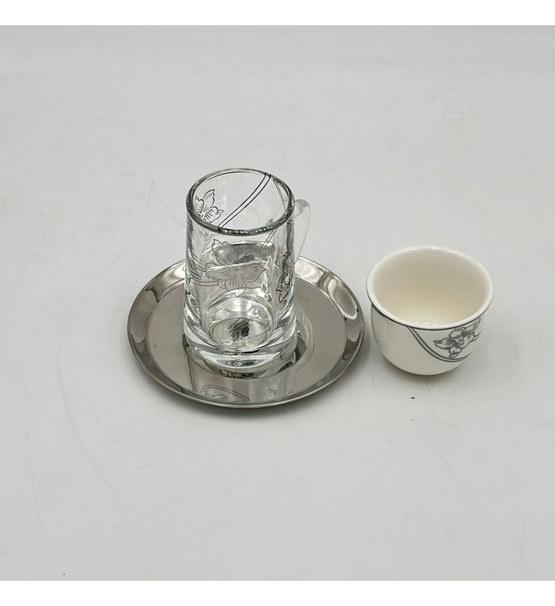 طقم كاسات وفناجين مع الصحن 18قطعه