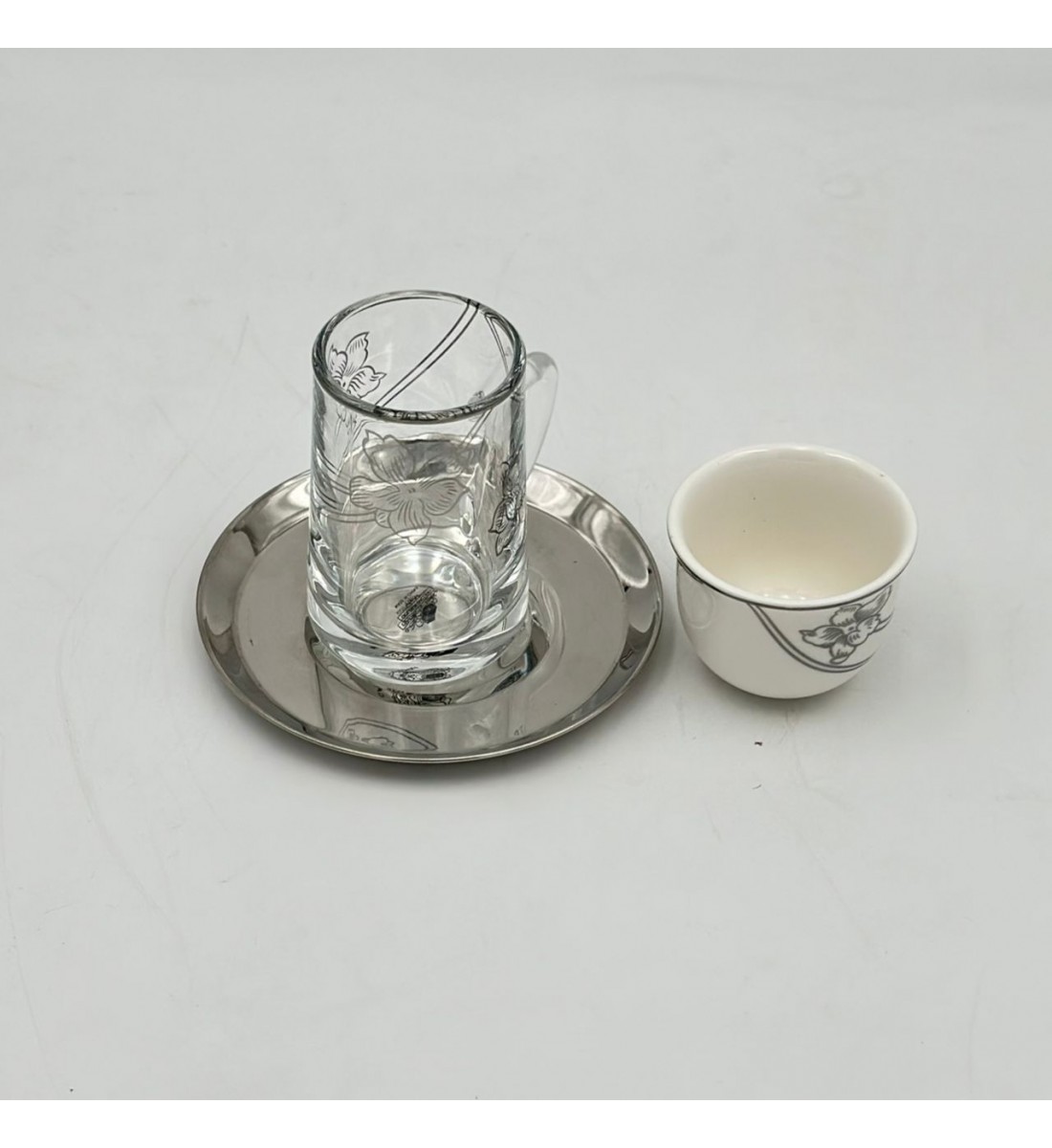 طقم كاسات وفناجين مع الصحن 18قطعه