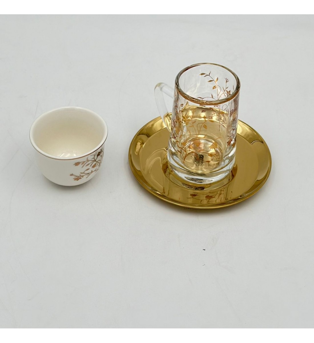 طقم كاسات وفناجين مع الصحن 18قطعه