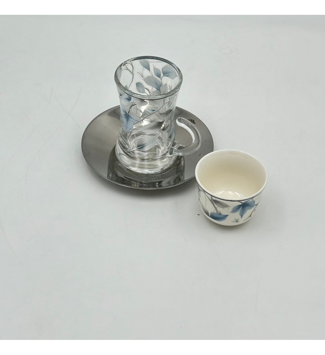 طقم كاسات وفناجين مع الصحن 18قطعه