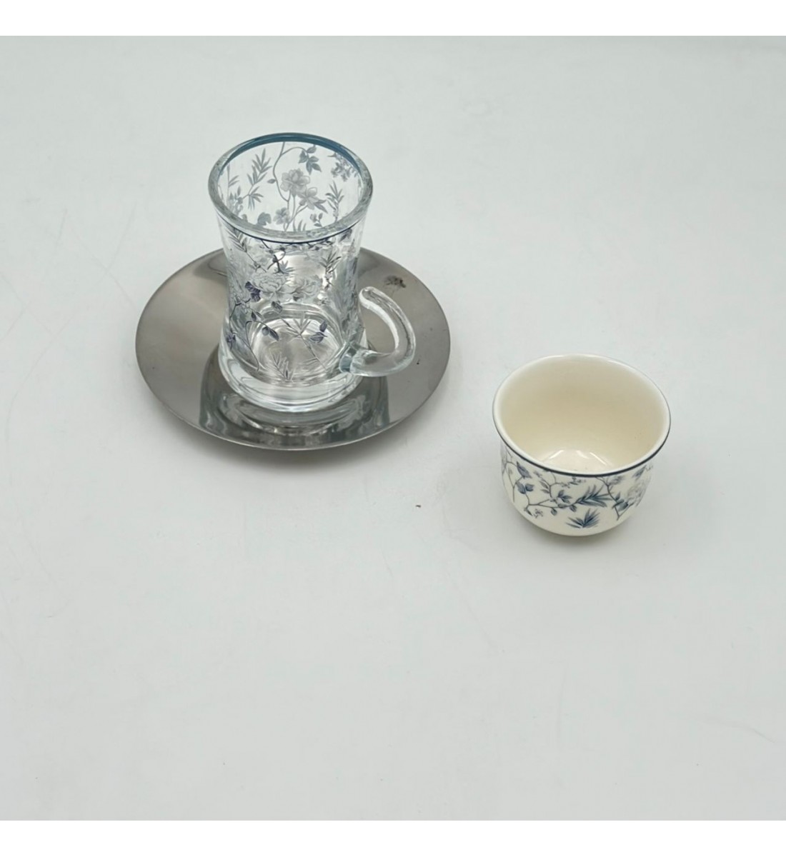 طقم كاسات وفناجين مع الصحن 18قطعه