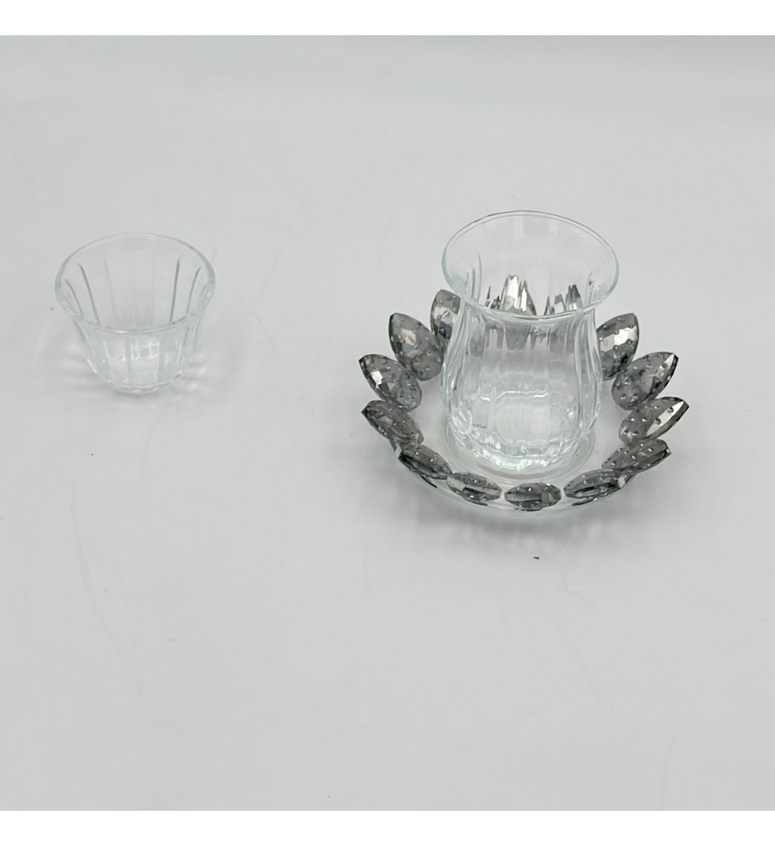 طقم كاسات وفناجين مع الصحن 18قطعه