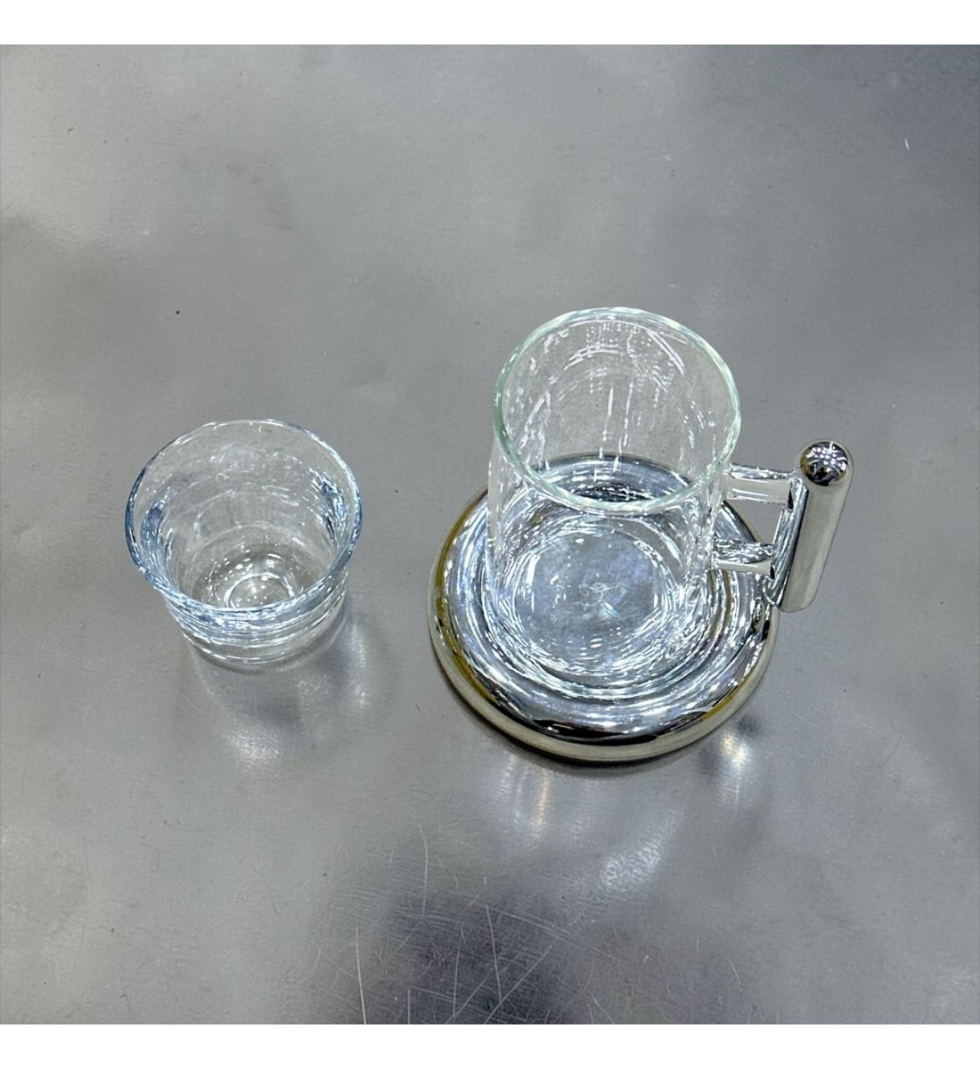 طقم كاسات وفناجين مع الصحن 18قطعه