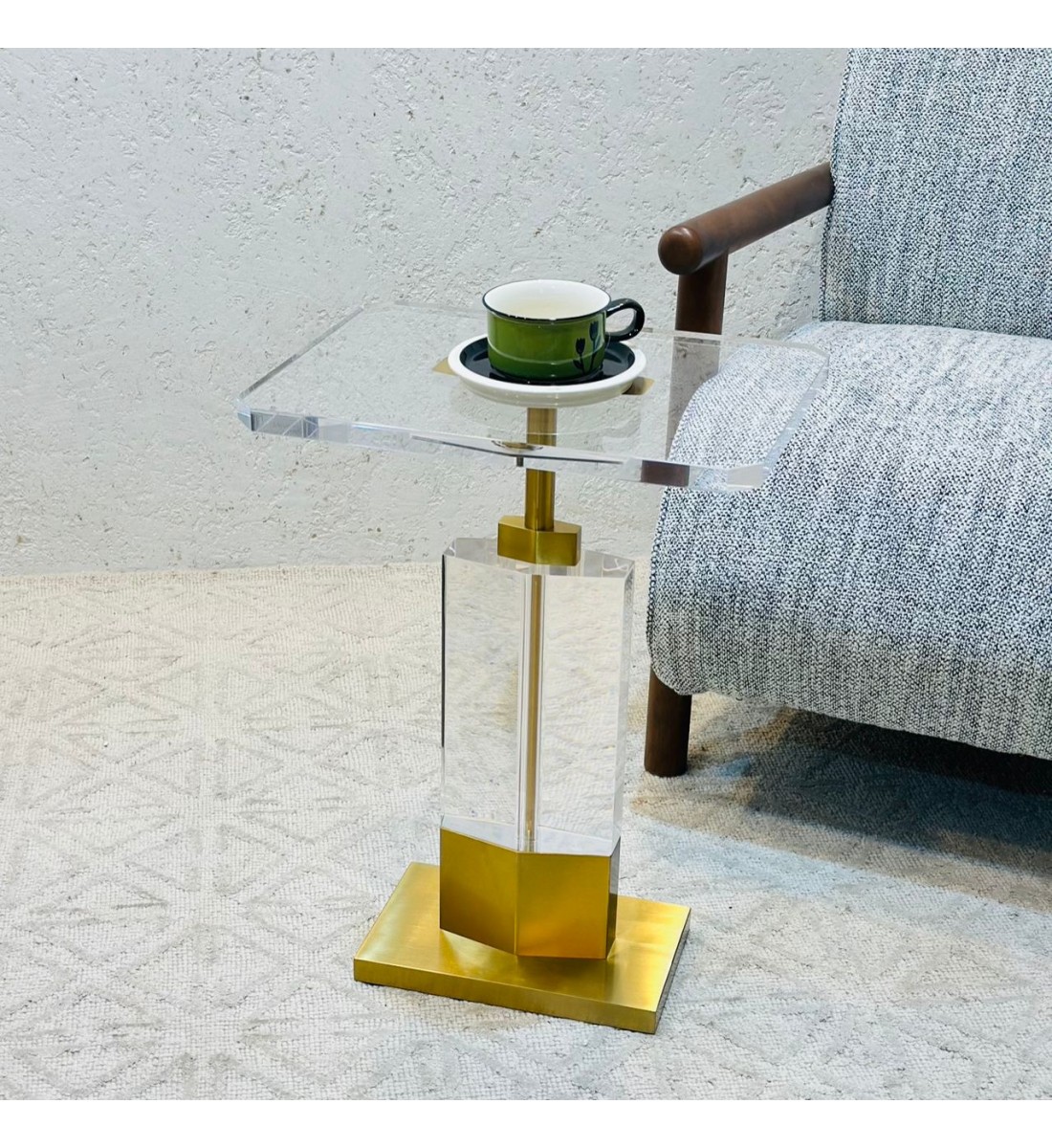 طاولة جانبية فاخرة بتصميم عصري أنيق30×42×57سم طاولة جانبية فاخرة بتصميم عصري أنيق30×42×57سم