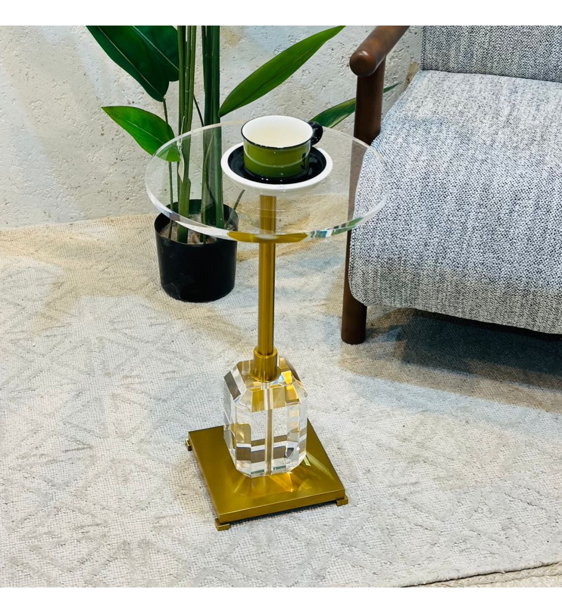 طاولة جانبية فاخرة بتصميم عصري أنيق 35×35×57سم طاولة جانبية فاخرة بتصميم عصري أنيق 35×35×57سم