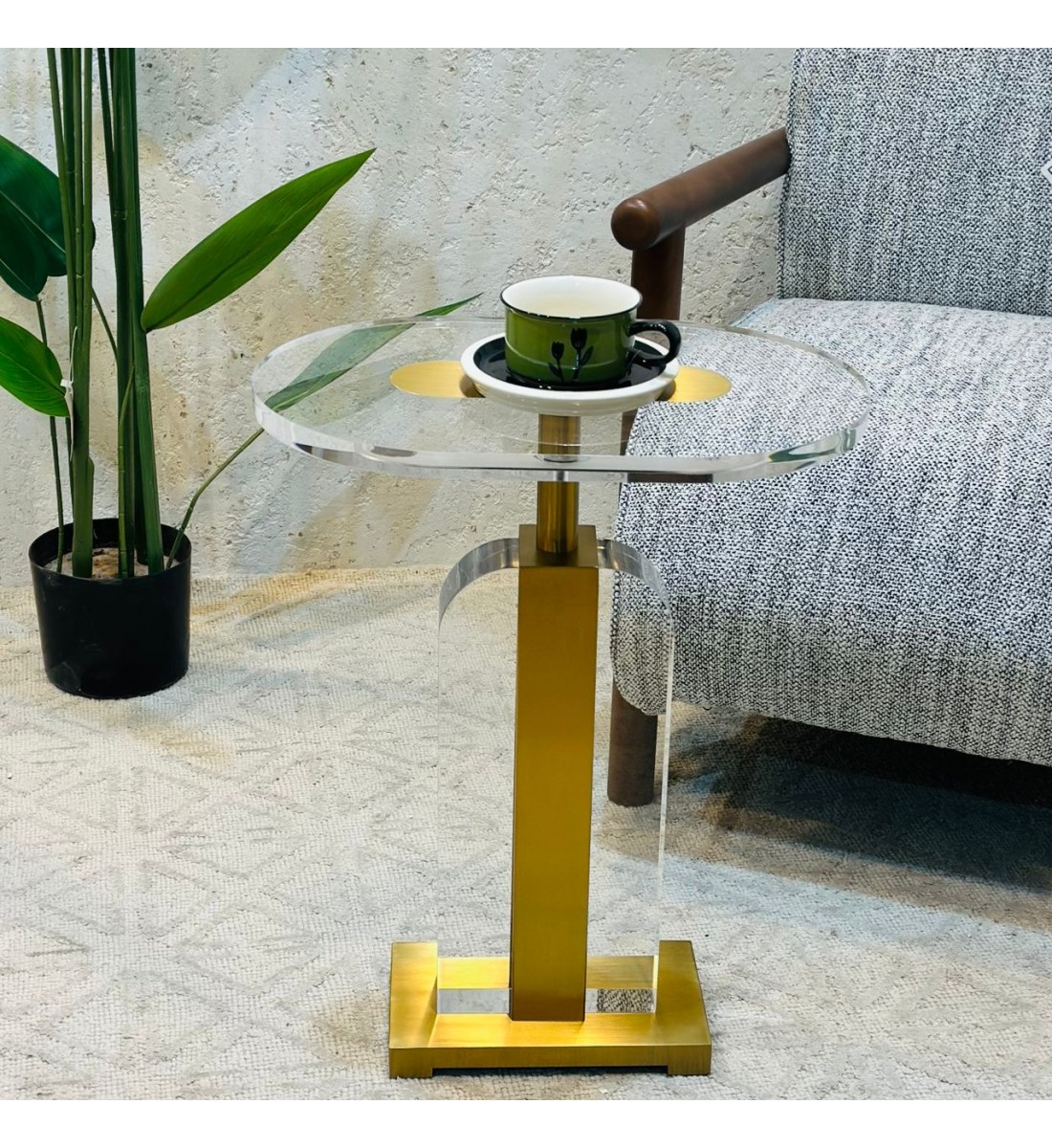  طاولة جانبية فاخرة بتصميم عصري أنيق 45×30×56سم 