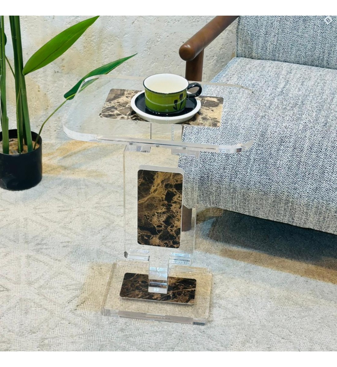  طاولة جانبية فاخرة بتصميم عصري أنيق 30×42×58سم 