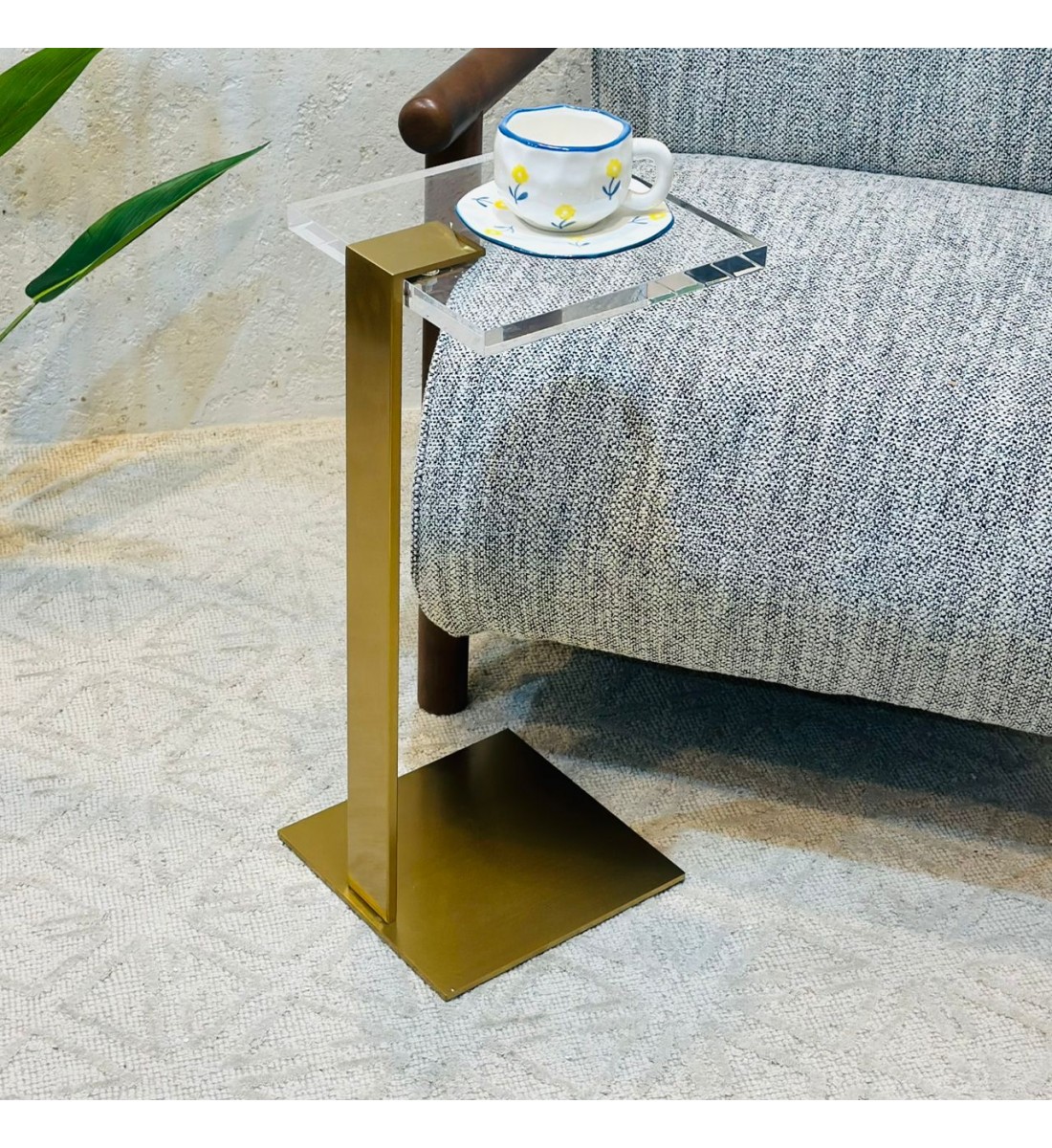  طاولة جانبية فاخرة بتصميم عصري أنيق 25×25×60سم 