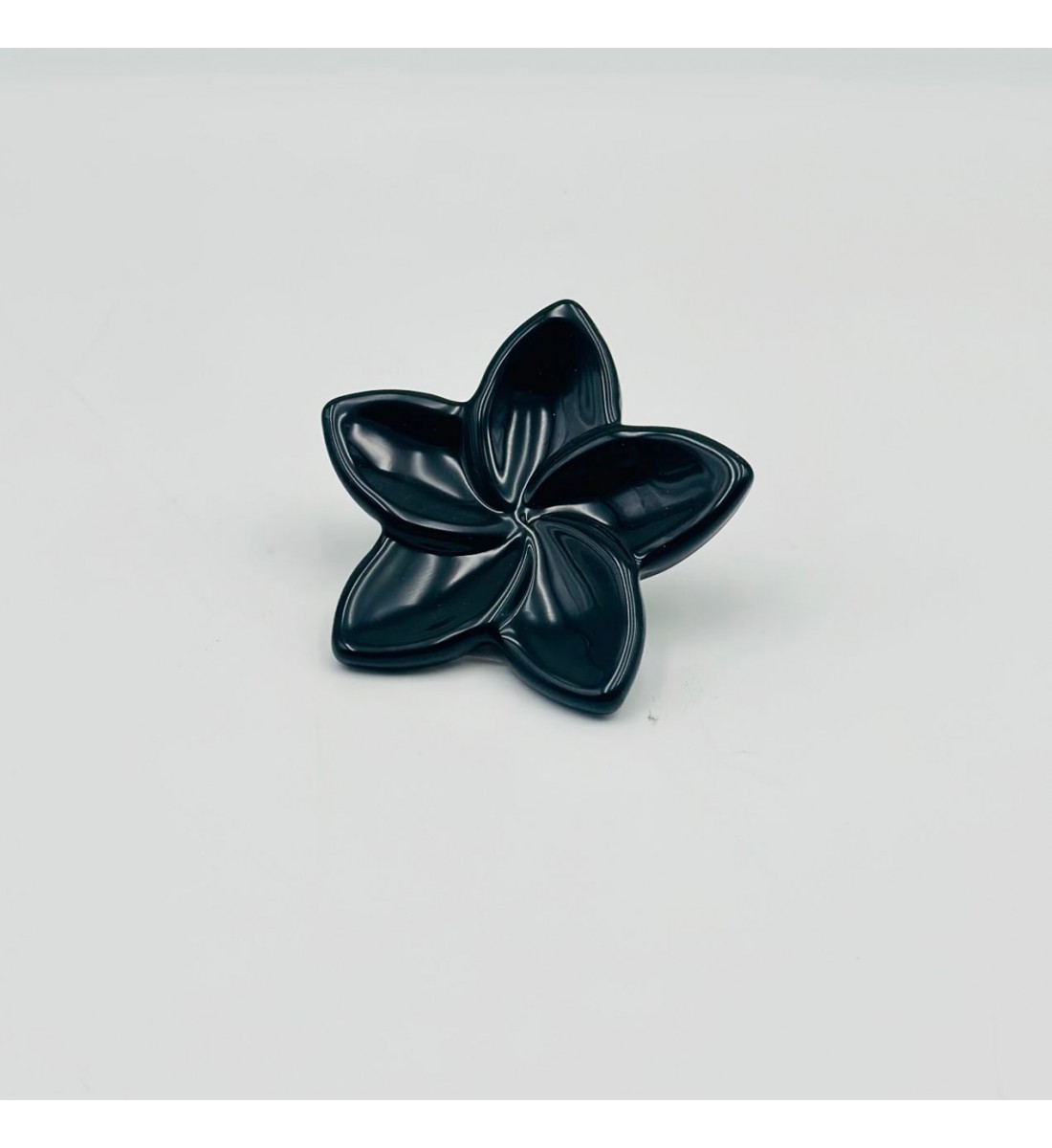 وردة زجاج لون اسود 