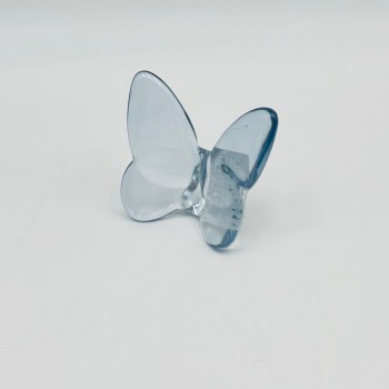 فراشة زجاج لون سماوي 