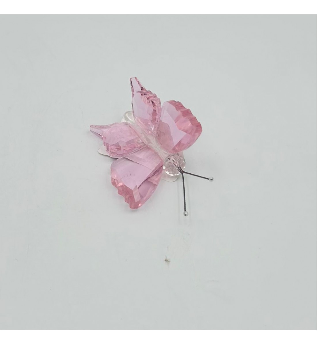 فراشة زجاج لون وردي 