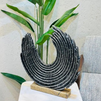 قطعة ديكور هلال بارز الملمس - 50×45×8سم