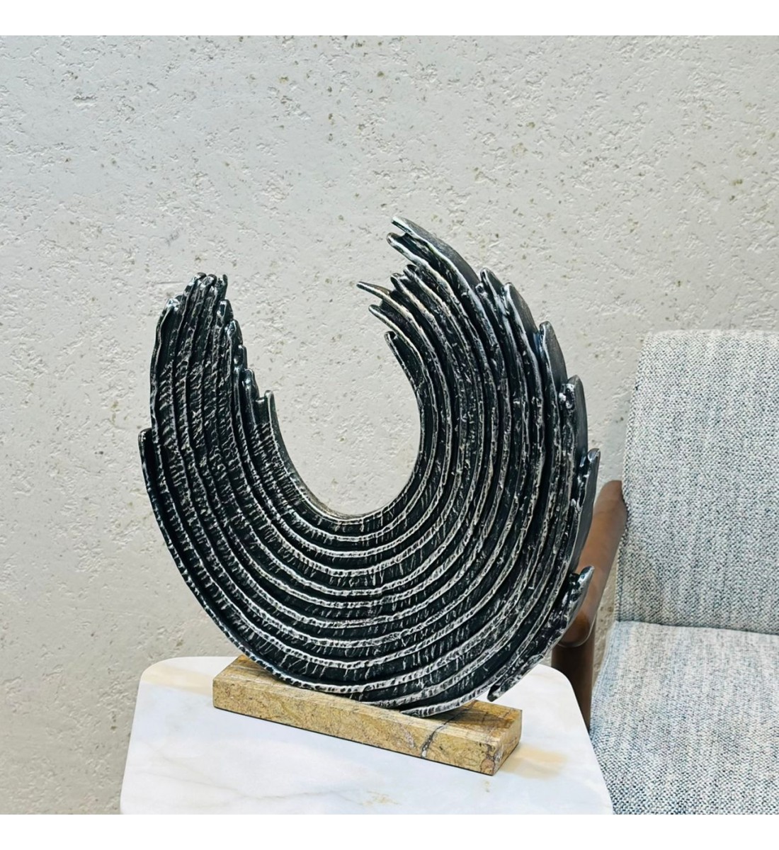 قطعة ديكور هلال بارز الملمس - 50×45×8سم