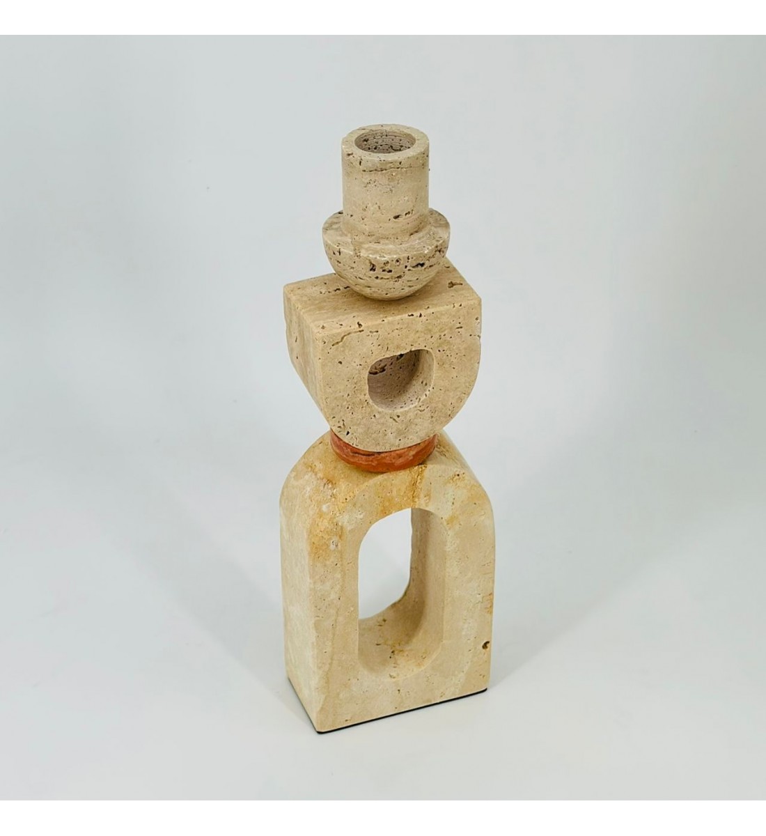 قطعة ديكور فنية بتصميم هندسي عصري مصنوعة من الحجر الطبيعي بلون بيج هادئ 33×10×5سم 