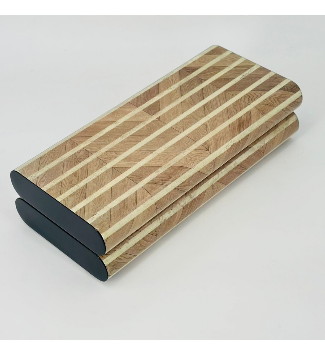 صندوق فاخر بتصميم أنيق يجمع بين الخشب الطبيعي واللون الأسود اللامع،30×33×6سم 