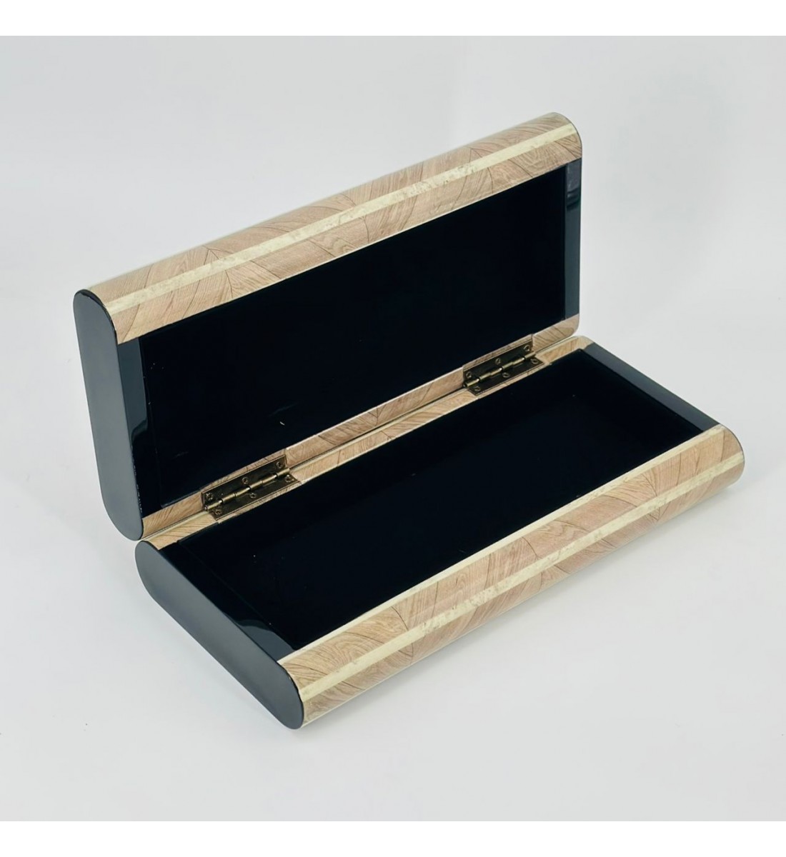 صندوق فاخر بتصميم أنيق يجمع بين الخشب الطبيعي واللون الأسود اللامع،30×33×6سم 