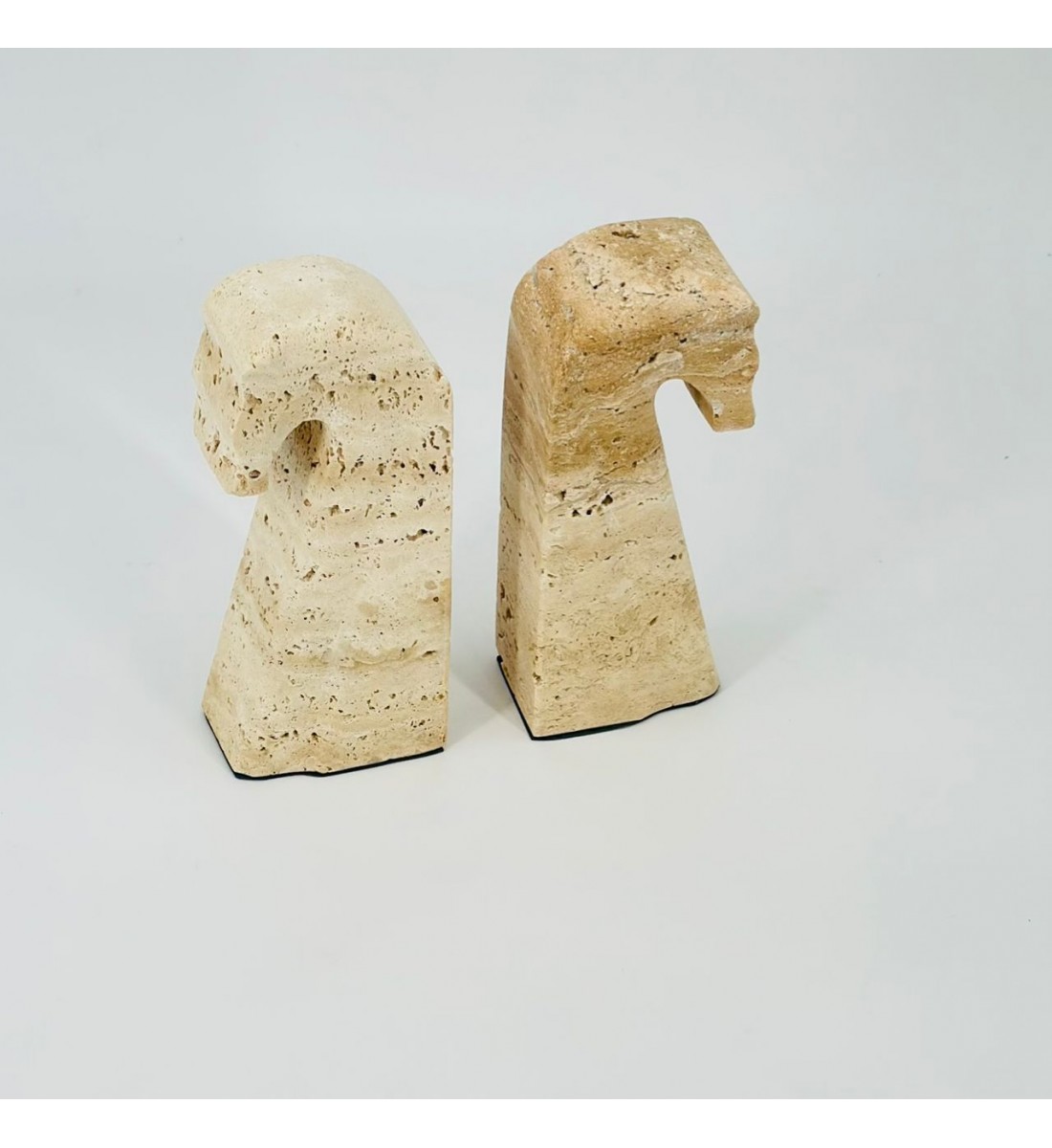 قطعتا ديكور بتصميم فني بسيط مستوحى من شكل الحصان، 15×17×4سم 