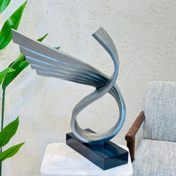 تحفة فنية بتصميم عصري فاخر مستوحى من حركة الأجنحة والانسياب في الشكل، 70×55×15سم 