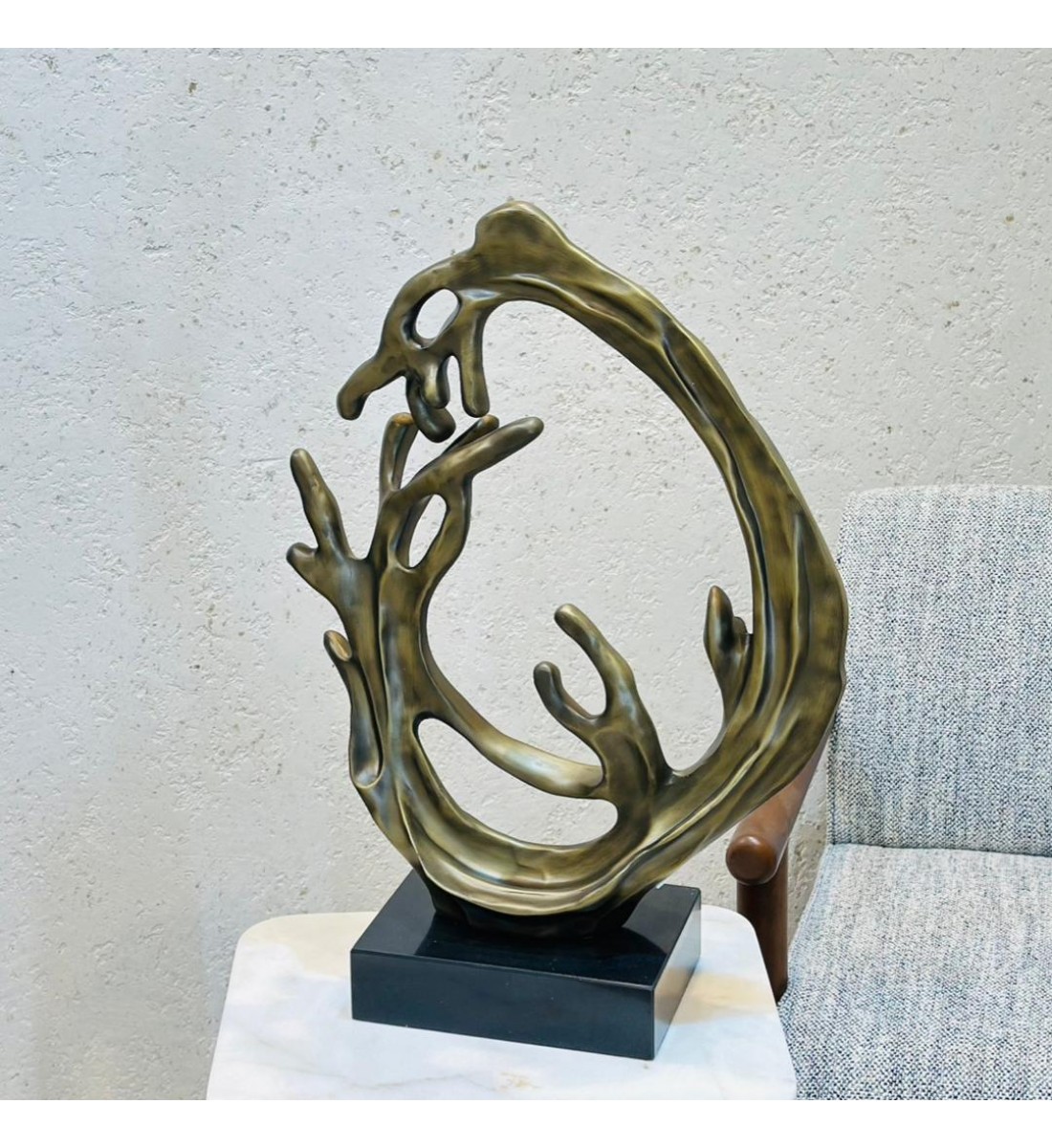 تحفة ديكور فنية بتصميم عصري مستوحى من حركة الطبيعة وتدفق الأمواج،63×44×16سم 