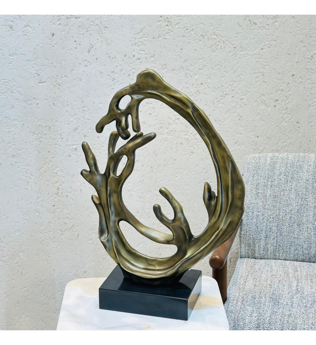 تحفة ديكور فنية بتصميم عصري مستوحى من حركة الطبيعة وتدفق الأمواج،63×44×16سم 