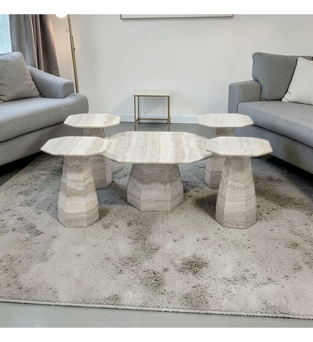  طقم الطاولات الرخامي بتصميمه الهندسي المثمن المبتكر 5قطع 