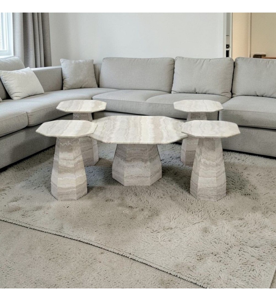  طقم الطاولات الرخامي بتصميمه الهندسي المثمن المبتكر 5قطع 