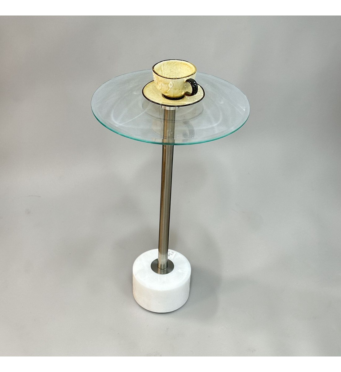 طاولة فاخرة بتصميم عصري أنيق55×33×33سم طاولة فاخرة بتصميم عصري أنيق55×33×33سم