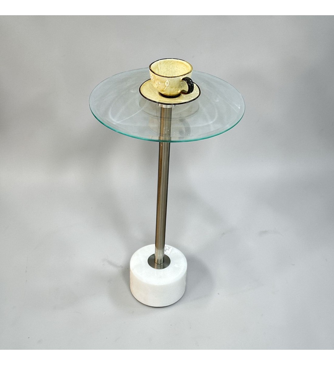 طاولة فاخرة بتصميم عصري أنيق55×33×33سم طاولة فاخرة بتصميم عصري أنيق55×33×33سم