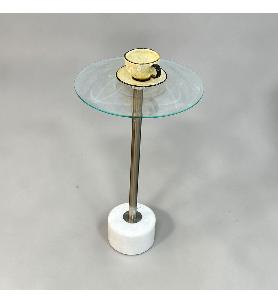 طاولة فاخرة بتصميم عصري أنيق55×33×33سم طاولة فاخرة بتصميم عصري أنيق55×33×33سم